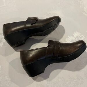 Dansko Brown Leather Jane Clogs Style # 9708450202 Size 39